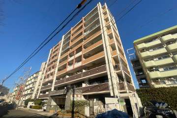 ロータリーパレス千住関屋の外観（南東側から）