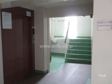 階段とエレベーター