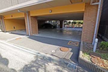 駐車場の出入り口