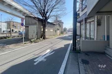敷地東側の前面道路