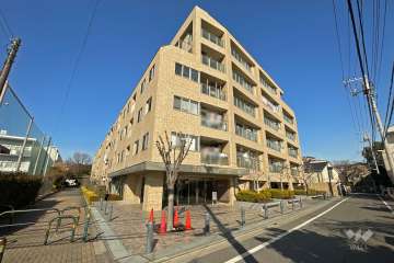 ダイアパレス西新井の外観（南側から）