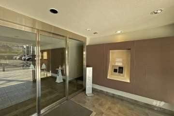 エントランスはオートロック付きです。