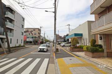 敷地南側の前面道路