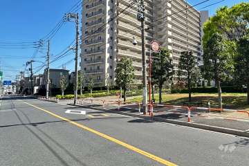 敷地北側の前面道路
