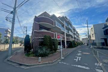 アンビシャス西新井の外観（北西側から）