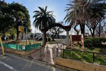 敷地南西側にある『吉右衛門堀公園』