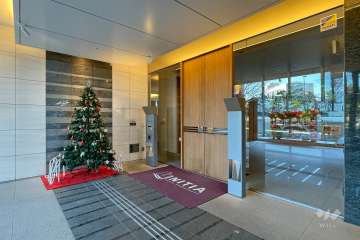 エントランスはオートロック付きです。