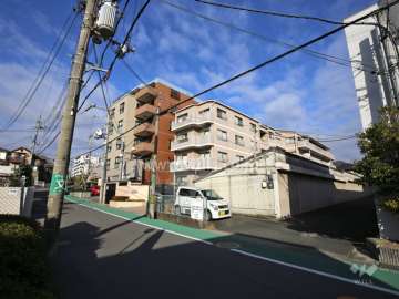 周辺は『水月公園』に近い、高台の閑静な住宅地です。