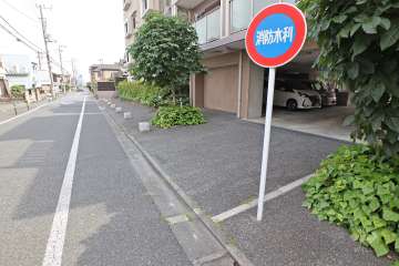 駐車場の出入り口