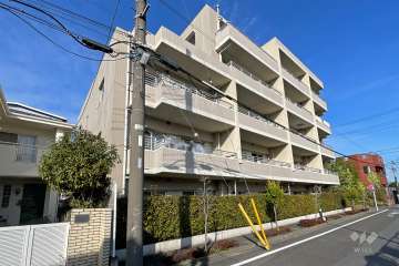 ダイアパレス六町の外観（南西側から）