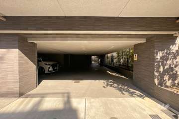 駐車場の出入り口・敷地内駐車場（屋内平面式）