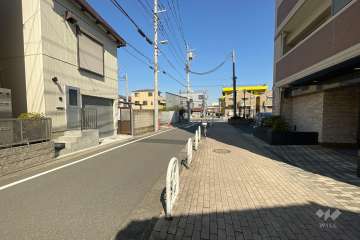 敷地西側の前面道路　