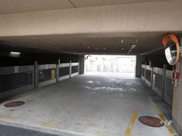 敷地内駐車場（屋内機械式）