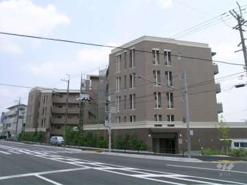 敷地北側には国道171号線が走っています。