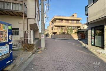 敷地東側の前面道路　