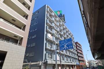 東和緑野ダイヤモンドマンションの外観（南西側から）