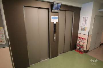 共用のエレベーター