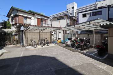 駐輪場とバイク置場