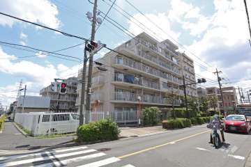 カームタウン南花畑の外観（北西側から）