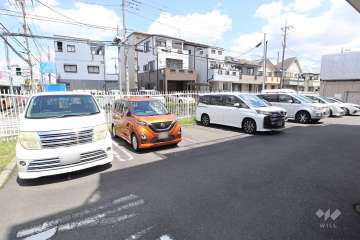 敷地内駐車場（屋外平面式）