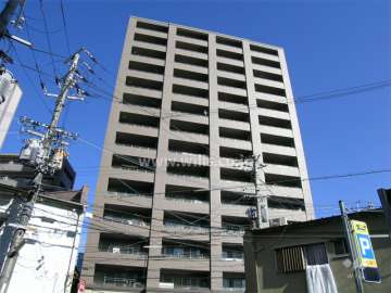 サーパス池田駅前の外観(南側から)