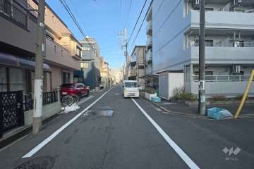 敷地北側の前面道路