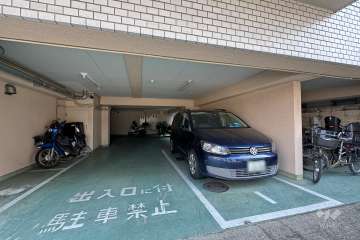 敷地内駐車場（屋内平面式）