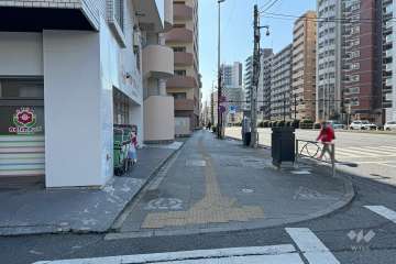 敷地西側の前面道路　