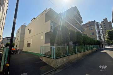 ジュウエル・フェニックスの外観（北西側から）