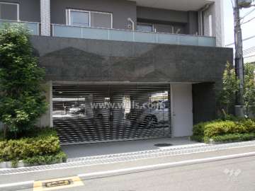 敷地内駐車場（リングシャッター付き）