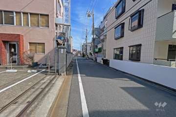 パレドール五反野敷地の北側前面道路（西側から）