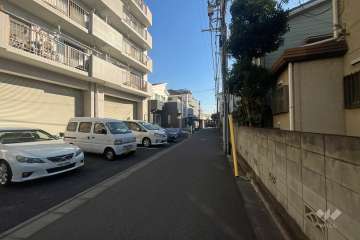 敷地南側の前面道路
