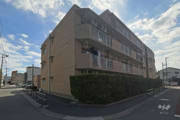 ライオンズマンション北綾瀬の外観（北西側から）