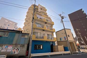 ワコー五反野マンションの外観（北西側から）