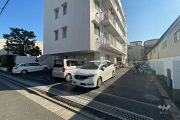 敷地内駐車場（屋外平面式）