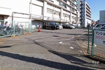 敷地内駐車場（屋外平面式）