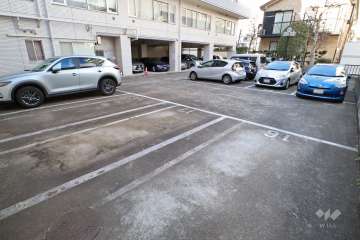 敷地内駐車場（屋外平面式・屋内平面式）