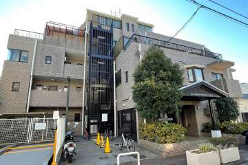 ライオンズマンション西新井第5の外観（北東側から）