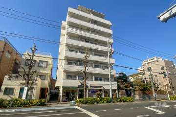 綾瀬ロイヤルマンションの外観（南東側から）