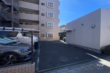 敷地内駐車場（屋外平面式）