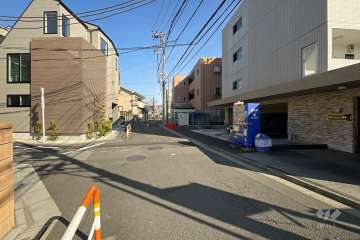 敷地北側の前面道路　