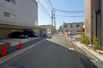 敷地北側の前面道路