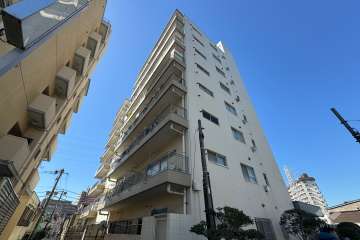 ローズハイツ千住桜木の外観（東側から）