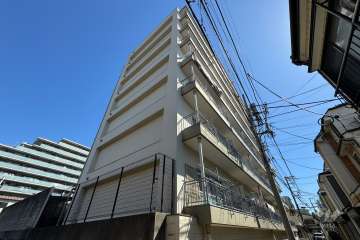 ローズハイツ千住桜木の外観（西側から）