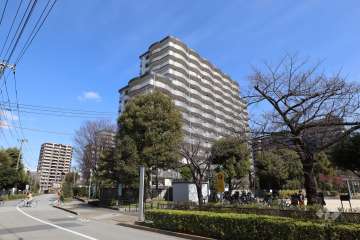 グリーンコーポ千寿2号棟の外観（南西側から）