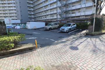 駐車場の出入り口