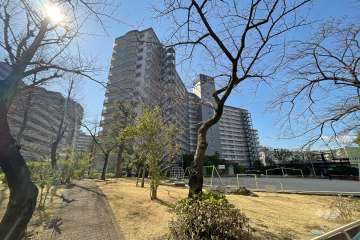 グリーンコーポ千寿1号棟の外観（南西側から）