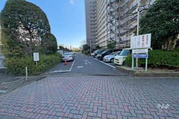 駐車場の出入り口