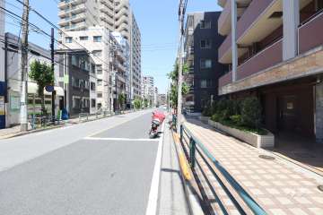 敷地南西側の前面道路　