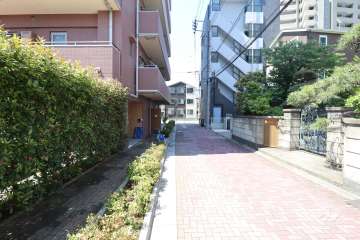 敷地北西側の前面道路